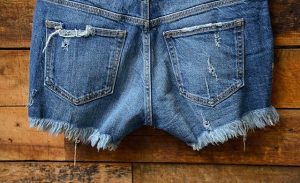 Quần jeans sờn túi