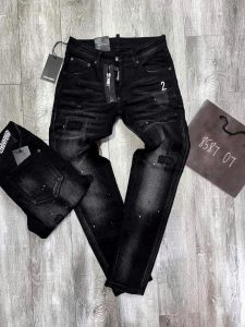 Quần bò Dsquared2 nam ống côn màu đen.